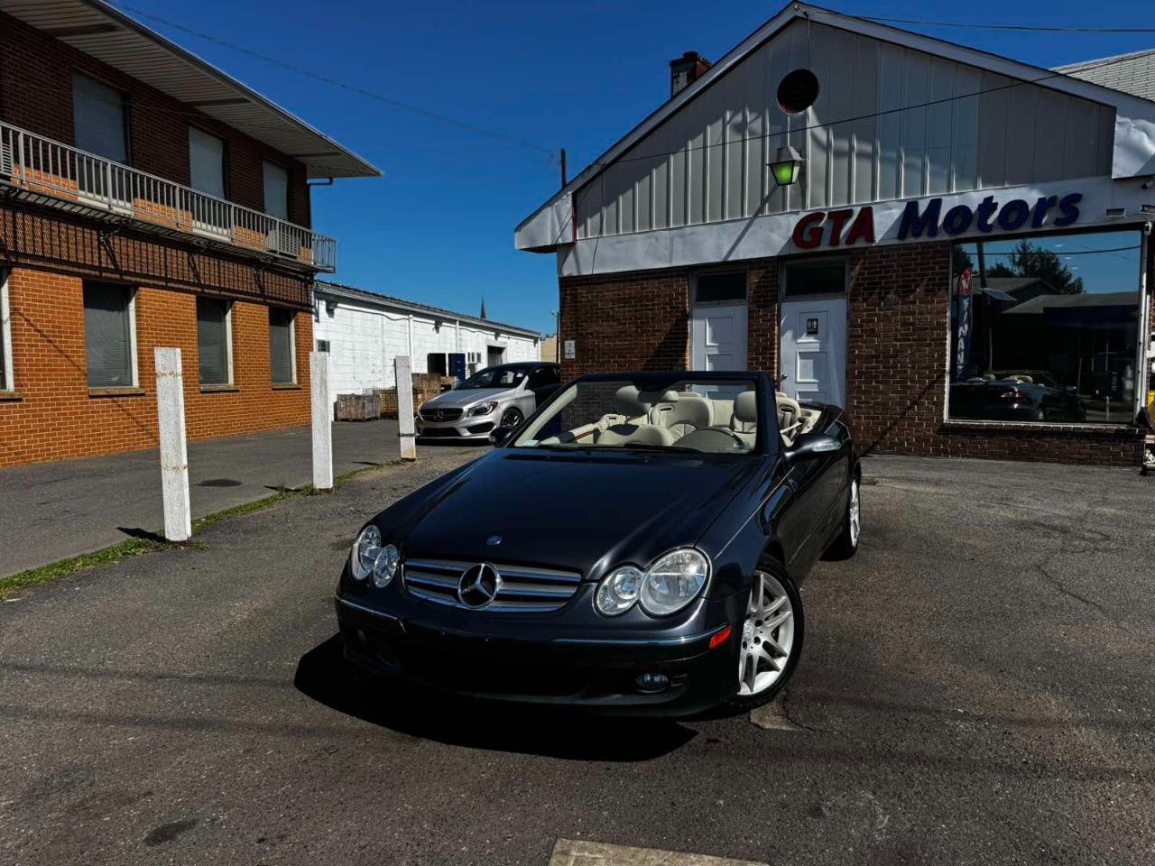 Mercedes-Benz CLK-Class 2dr Cabriolet 3.5L 2009
