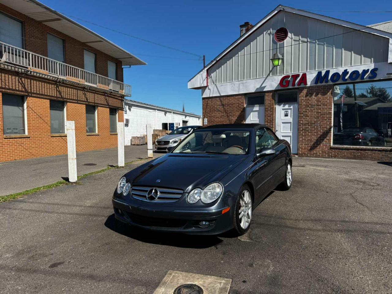 Mercedes-Benz CLK-Class 2dr Cabriolet 3.5L 2009