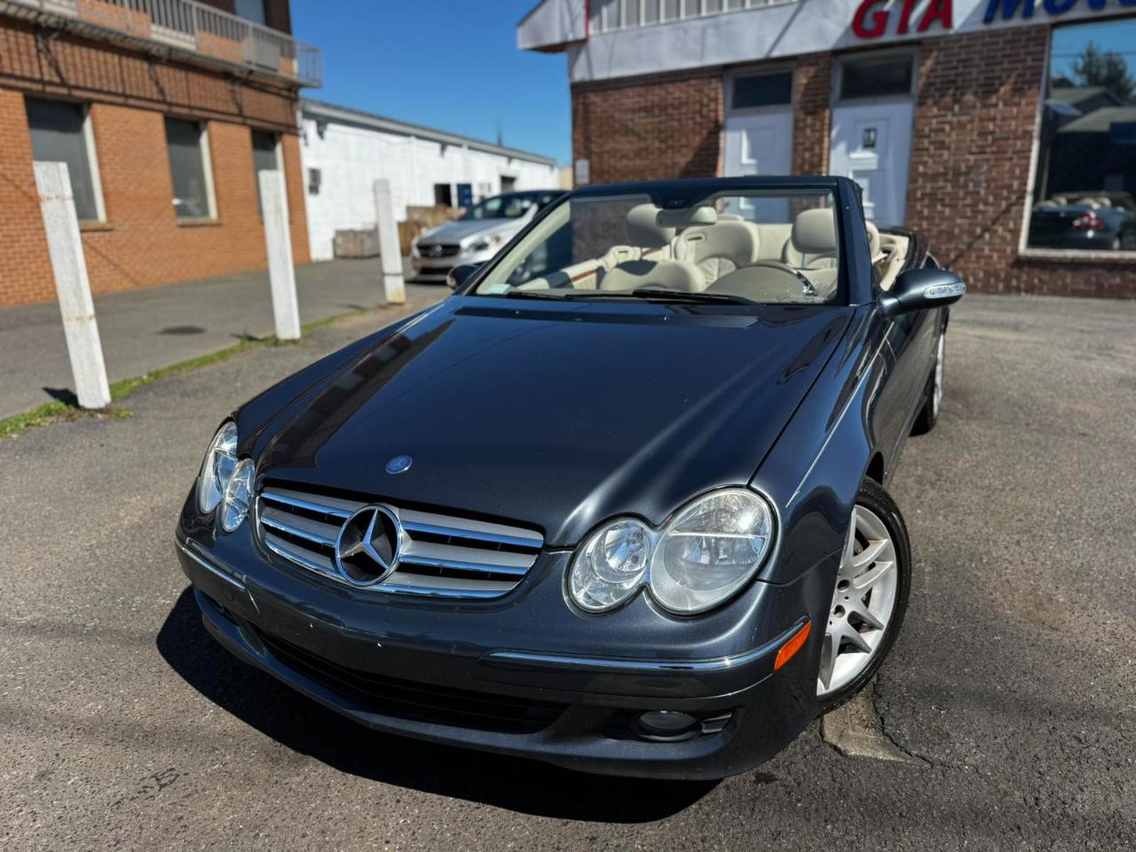 Mercedes-Benz CLK-Class 2dr Cabriolet 3.5L 2009
