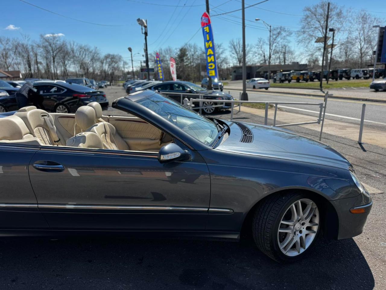Mercedes-Benz CLK-Class 2dr Cabriolet 3.5L 2009