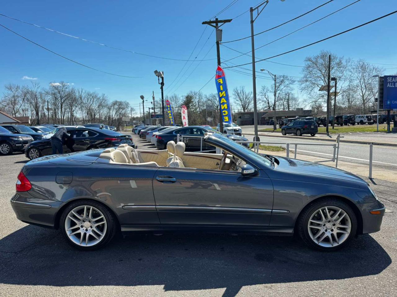 Mercedes-Benz CLK-Class 2dr Cabriolet 3.5L 2009