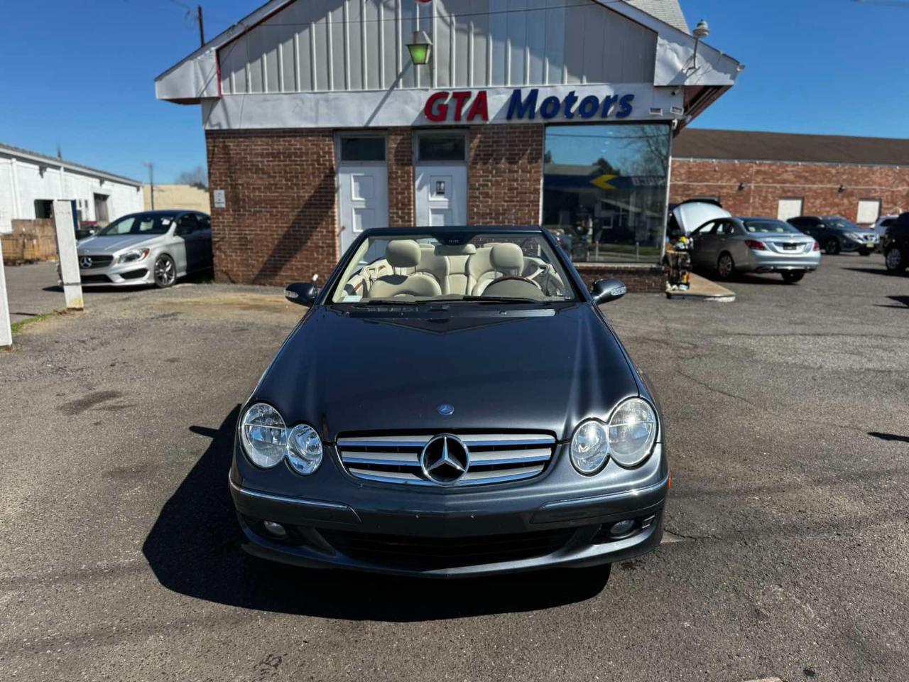 Mercedes-Benz CLK-Class 2dr Cabriolet 3.5L 2009
