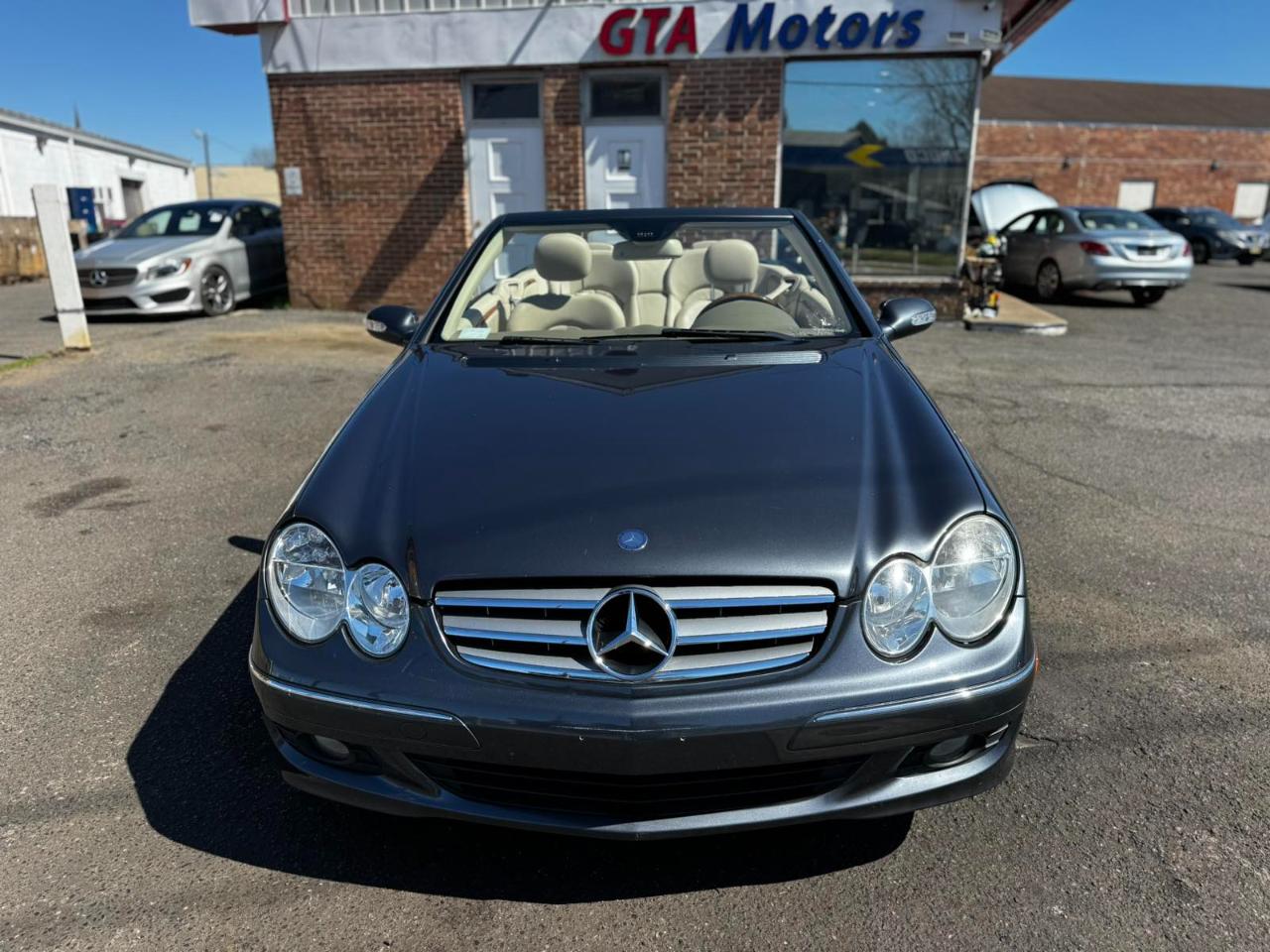 Mercedes-Benz CLK-Class 2dr Cabriolet 3.5L 2009