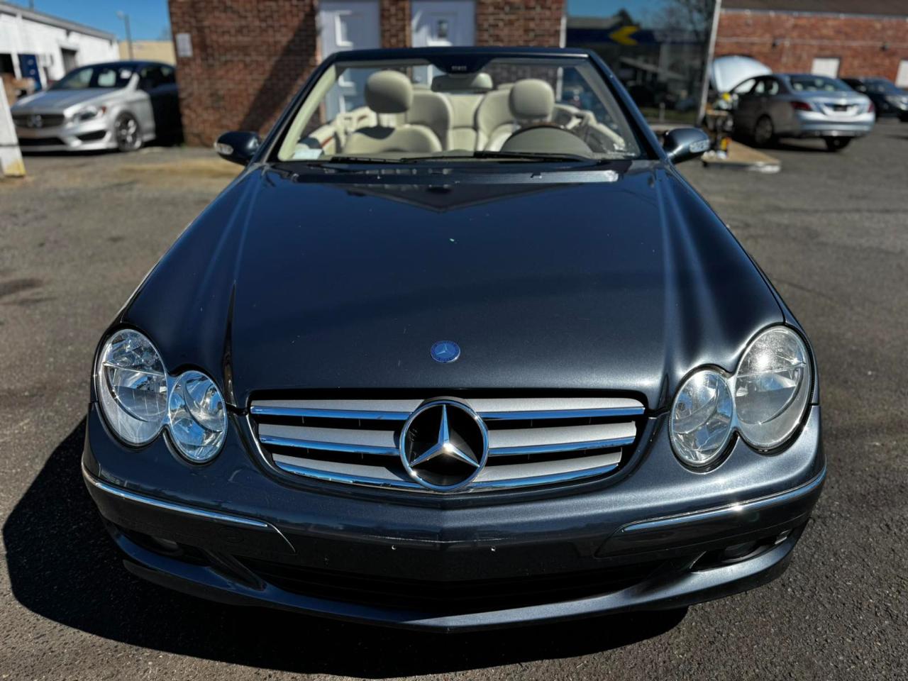 Mercedes-Benz CLK-Class 2dr Cabriolet 3.5L 2009