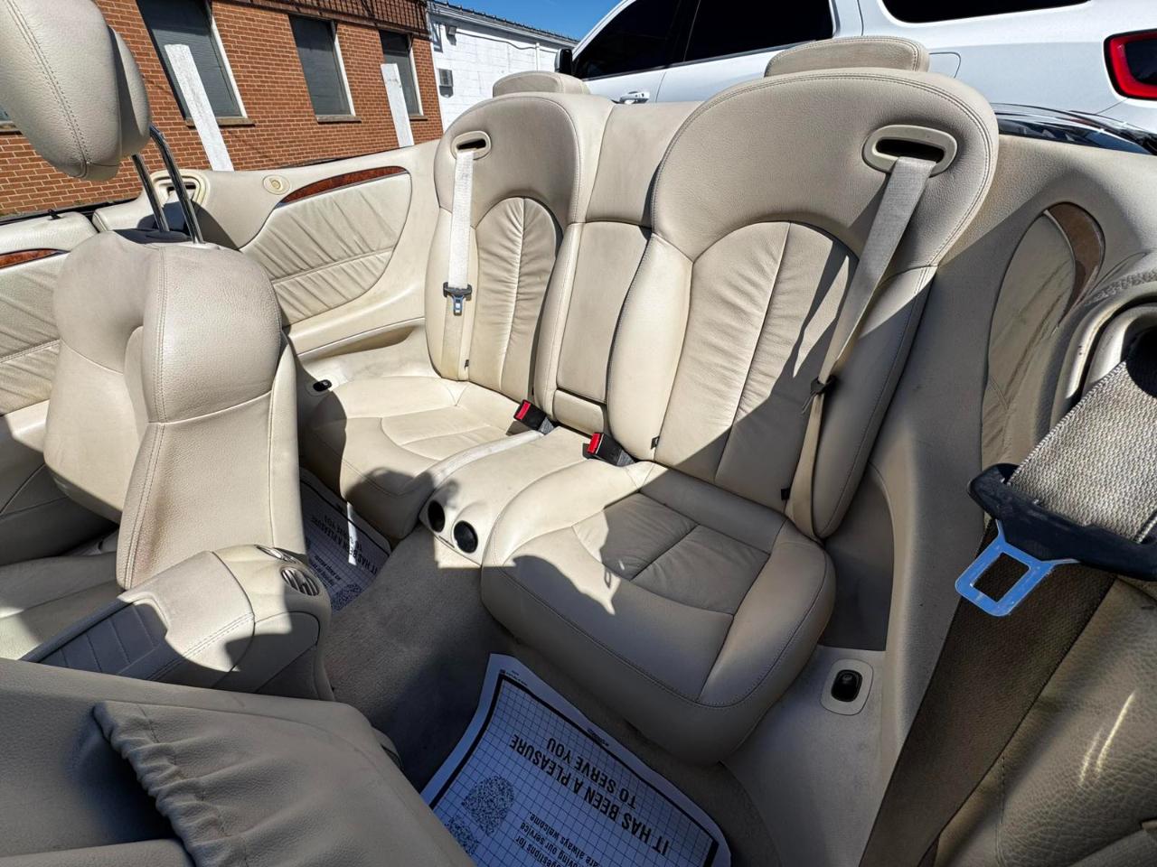 Mercedes-Benz CLK-Class 2dr Cabriolet 3.5L 2009