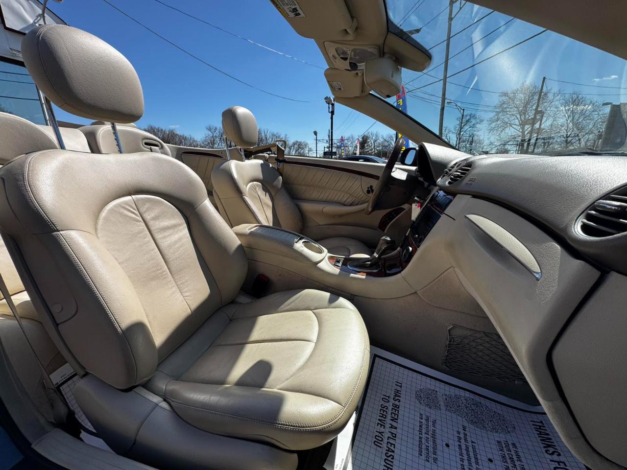 Mercedes-Benz CLK-Class 2dr Cabriolet 3.5L 2009