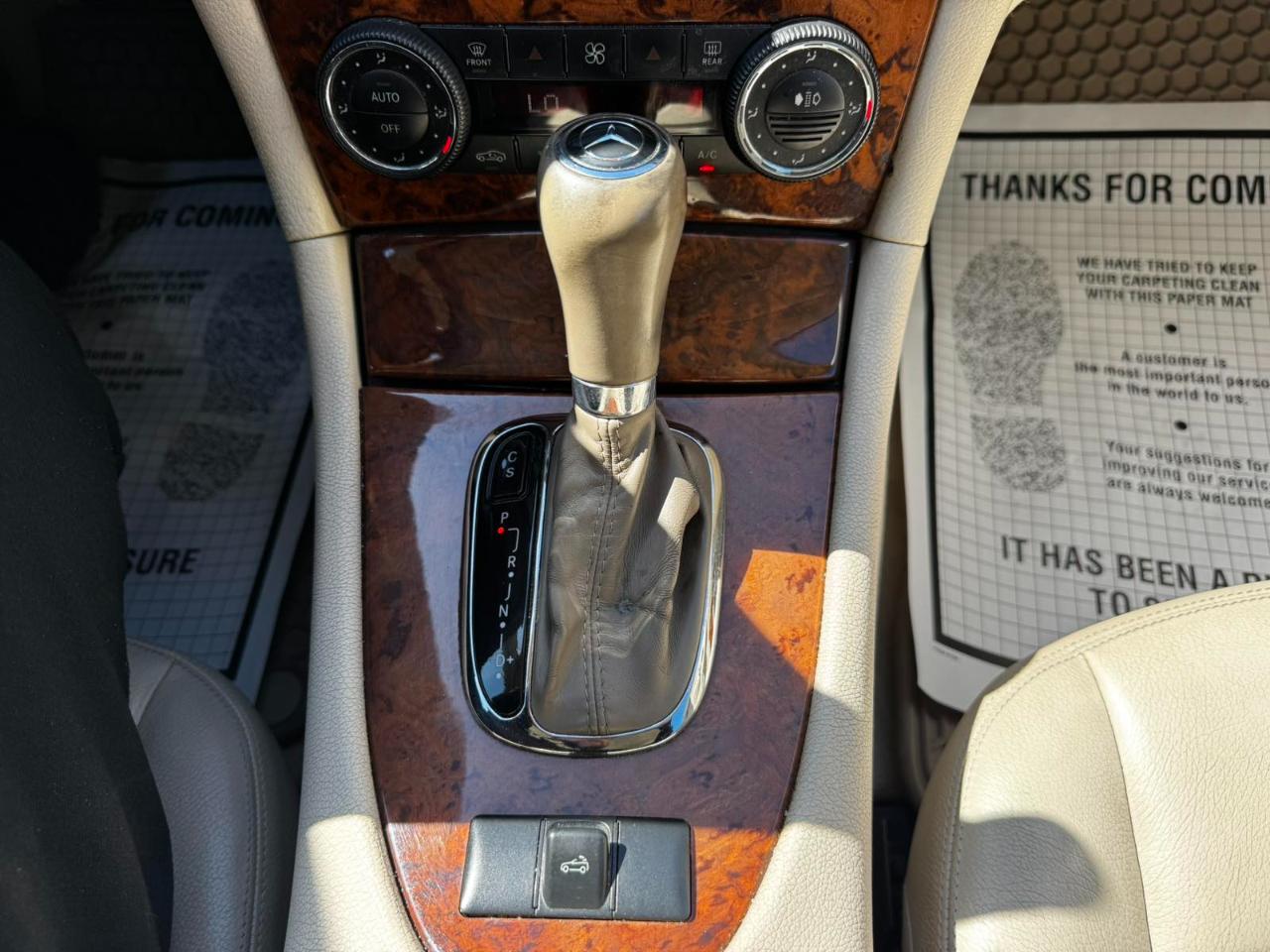 Mercedes-Benz CLK-Class 2dr Cabriolet 3.5L 2009