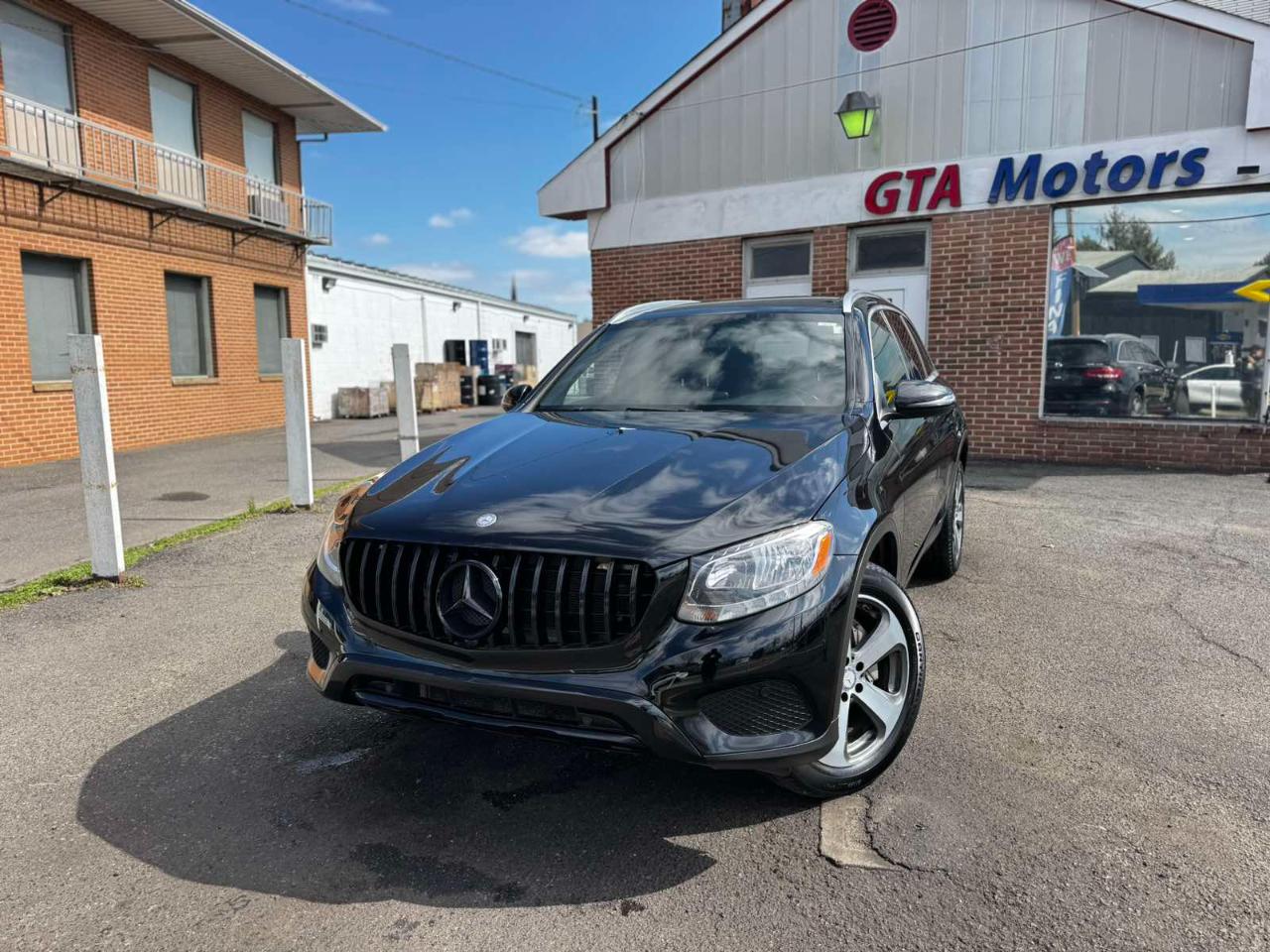 Mercedes-Benz GLC GLC 300 4MATIC SUV 2017