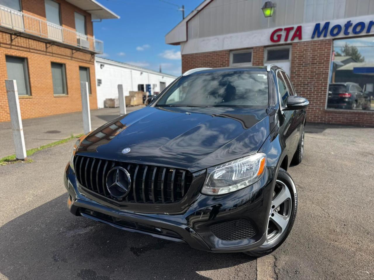 Mercedes-Benz GLC GLC 300 4MATIC SUV 2017