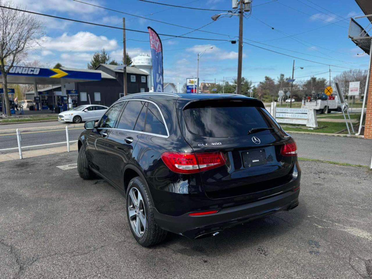 Mercedes-Benz GLC GLC 300 4MATIC SUV 2017