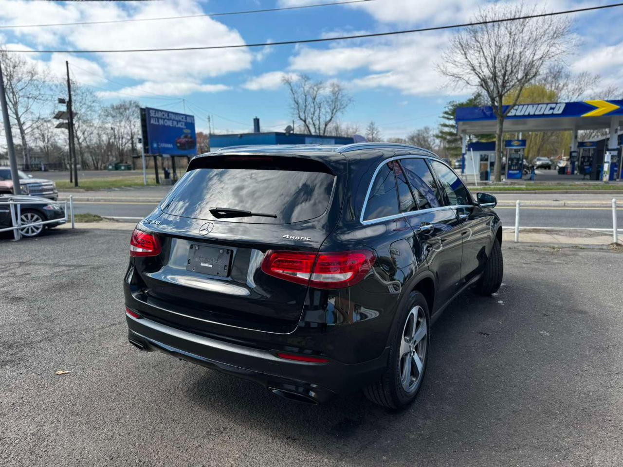 Mercedes-Benz GLC GLC 300 4MATIC SUV 2017