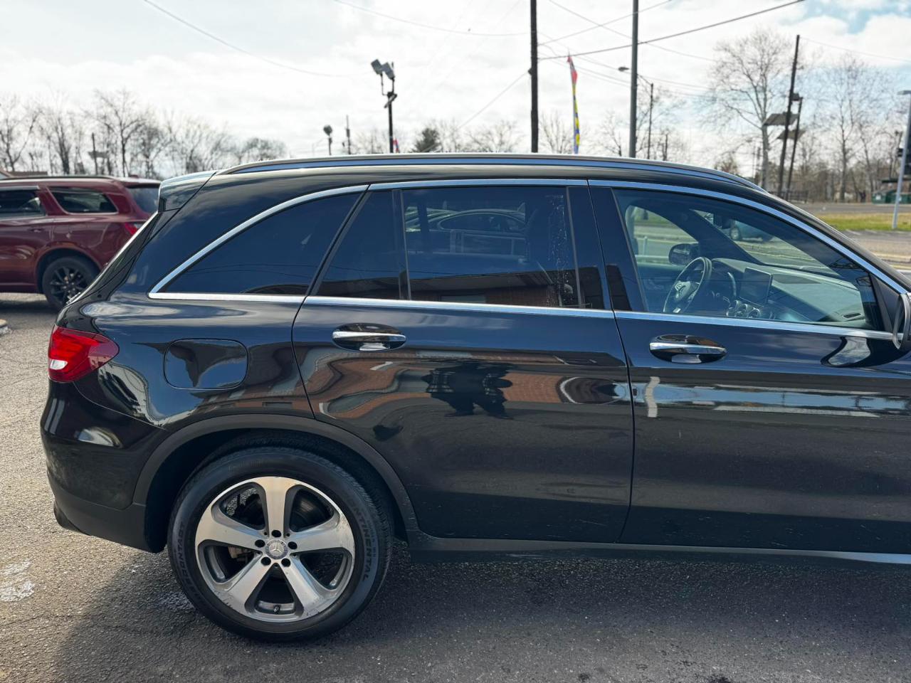 Mercedes-Benz GLC GLC 300 4MATIC SUV 2017