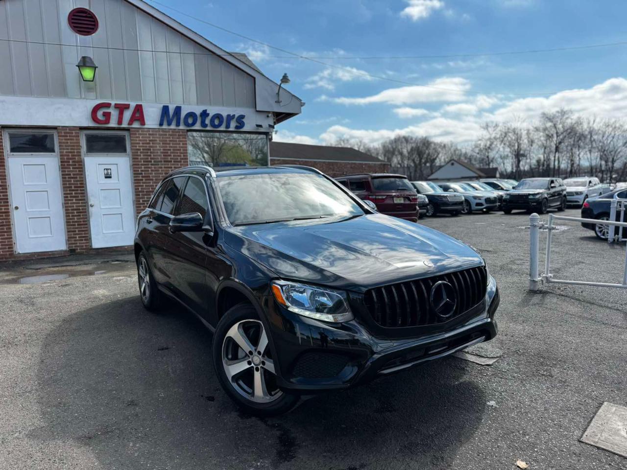 Mercedes-Benz GLC GLC 300 4MATIC SUV 2017