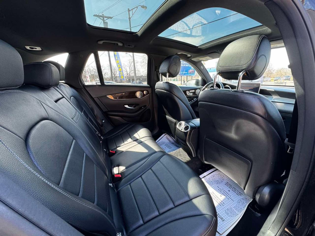 Mercedes-Benz GLC GLC 300 4MATIC SUV 2017