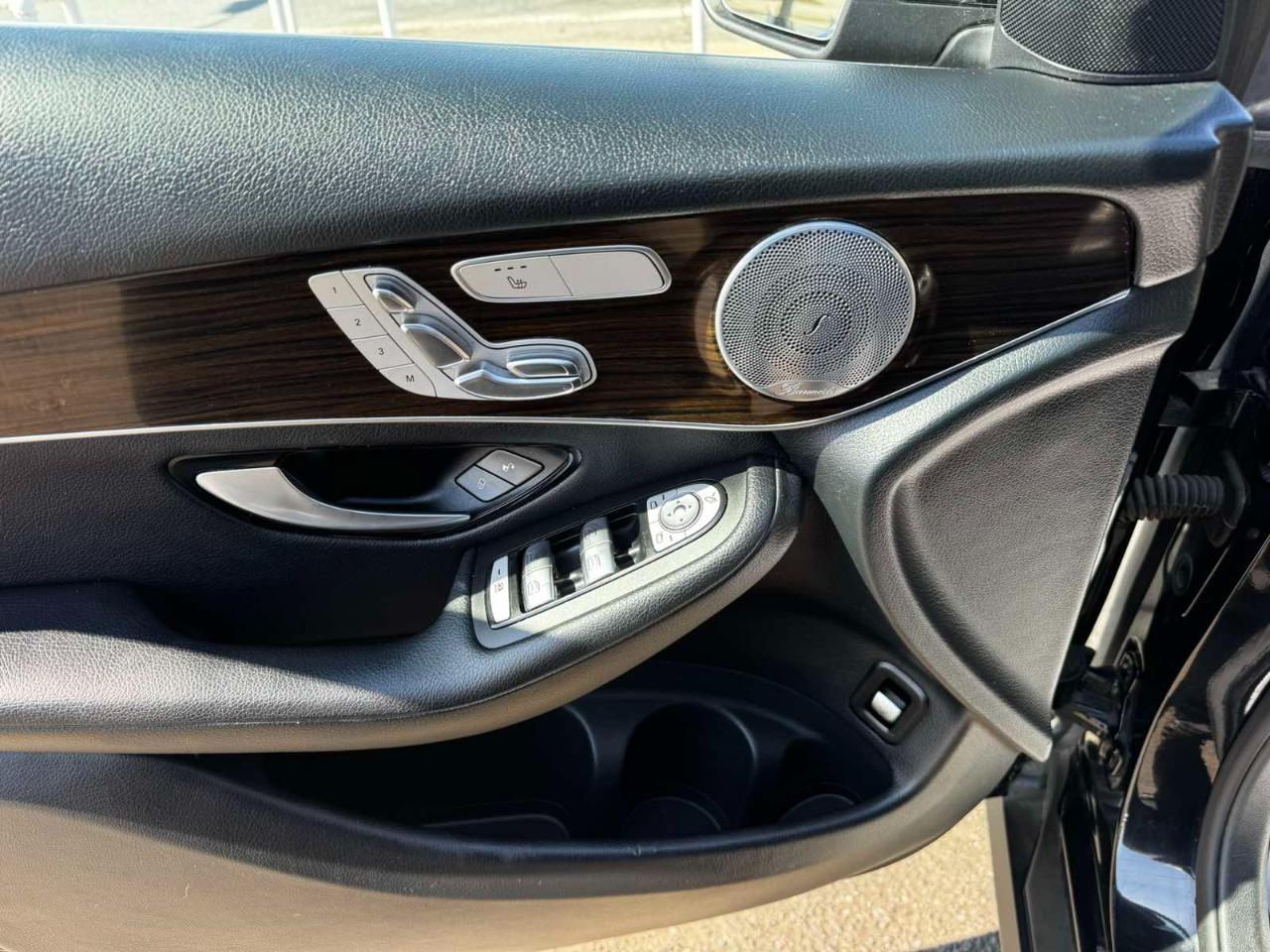 Mercedes-Benz GLC GLC 300 4MATIC SUV 2017