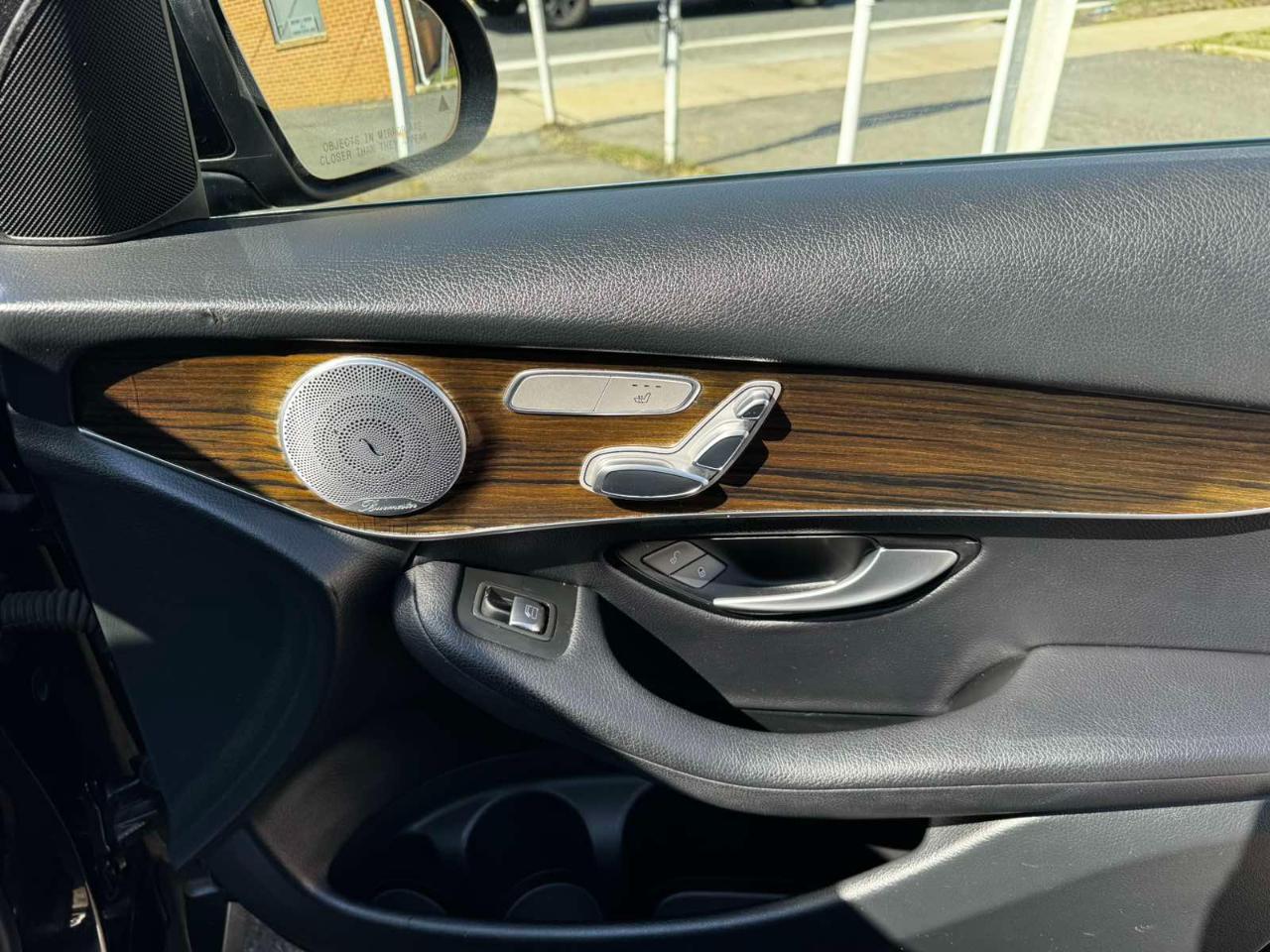 Mercedes-Benz GLC GLC 300 4MATIC SUV 2017