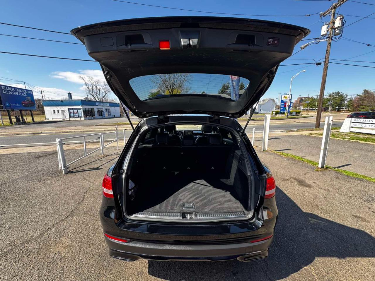 Mercedes-Benz GLC GLC 300 4MATIC SUV 2017