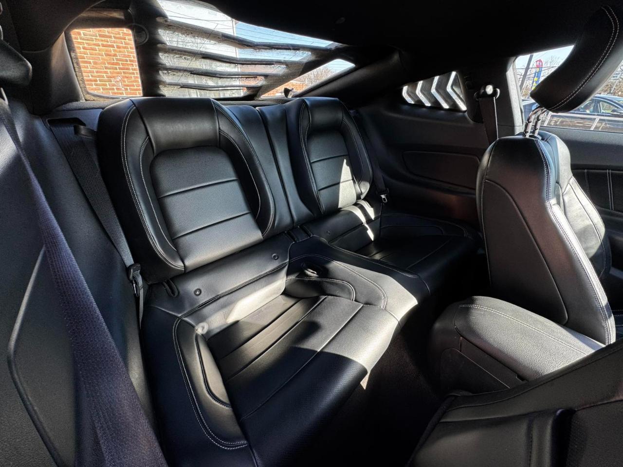 Ford Mustang 2dr Fastback EcoBoost 2015