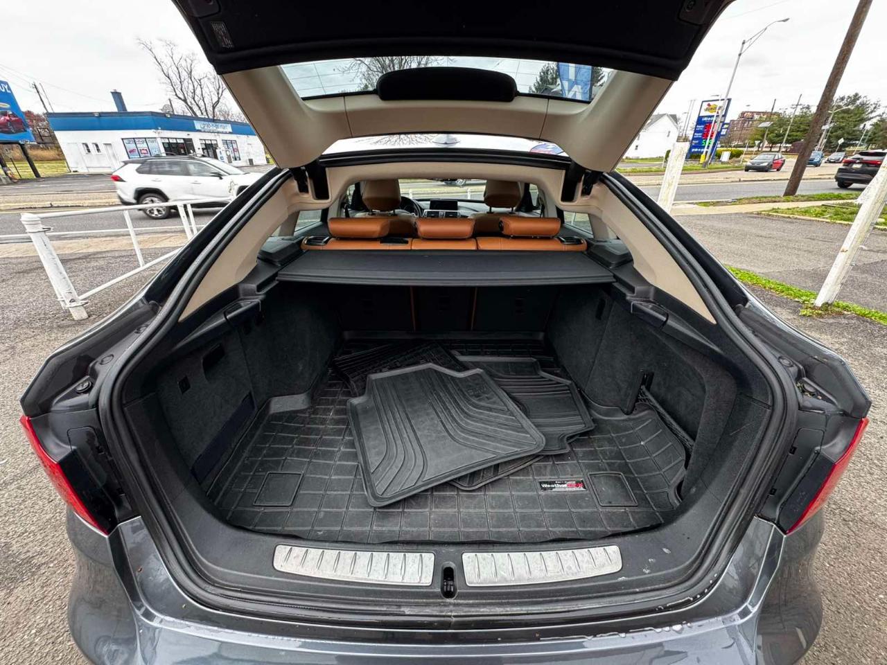 BMW 3 Series Gran Turismo 5dr 335i xDrive Gran Turismo AWD 2014