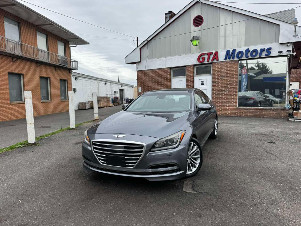 Hyundai Genesis 4dr Sdn V6 3.8L AWD 2015