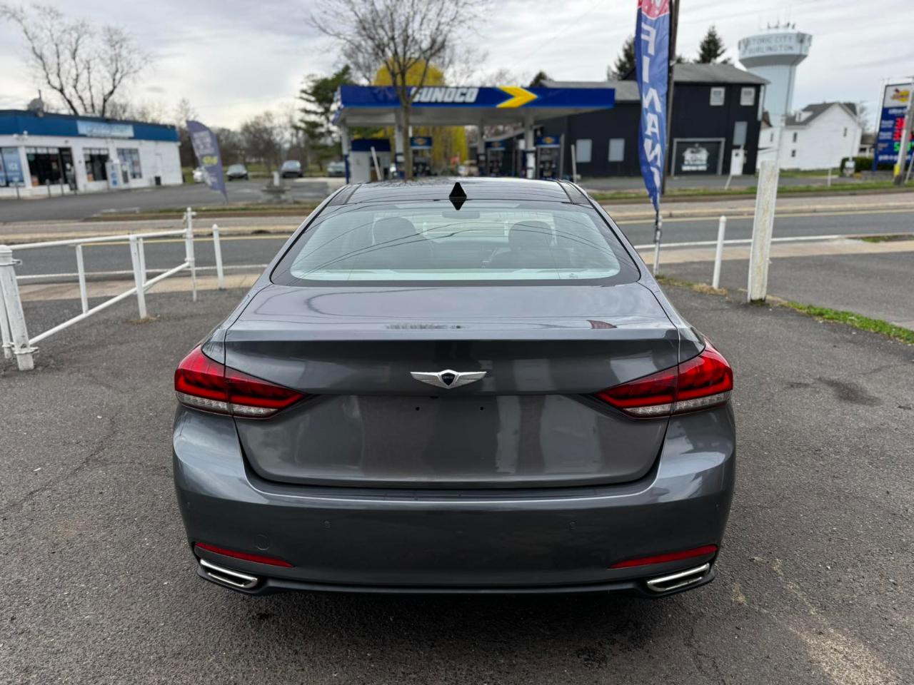 Hyundai Genesis 4dr Sdn V6 3.8L AWD 2015