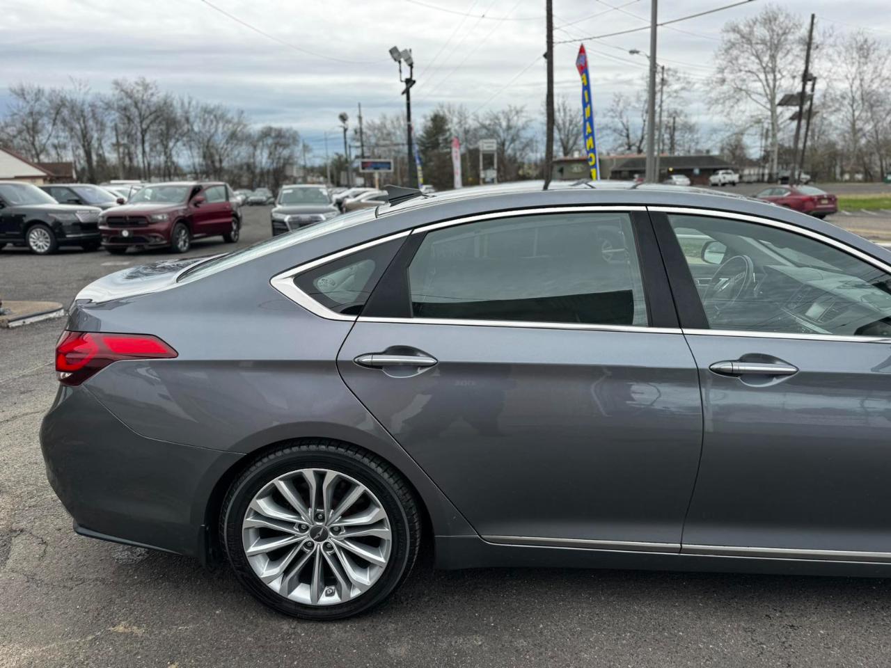 Hyundai Genesis 4dr Sdn V6 3.8L AWD 2015