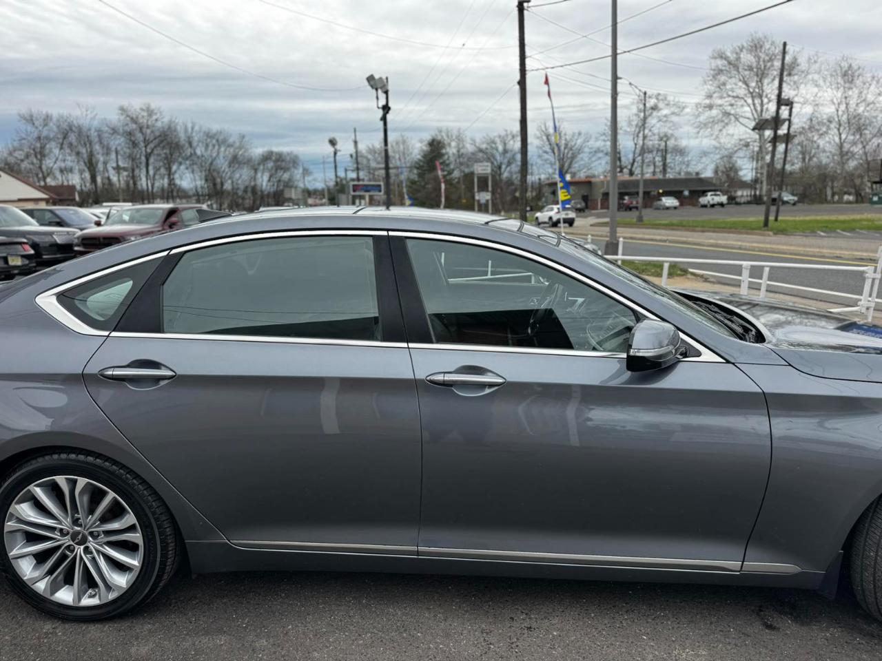 Hyundai Genesis 4dr Sdn V6 3.8L AWD 2015