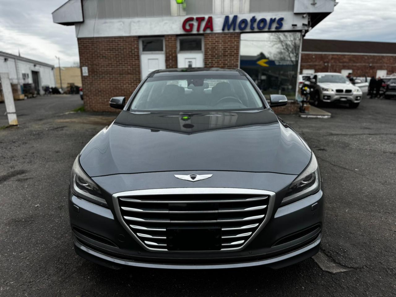 Hyundai Genesis 4dr Sdn V6 3.8L AWD 2015