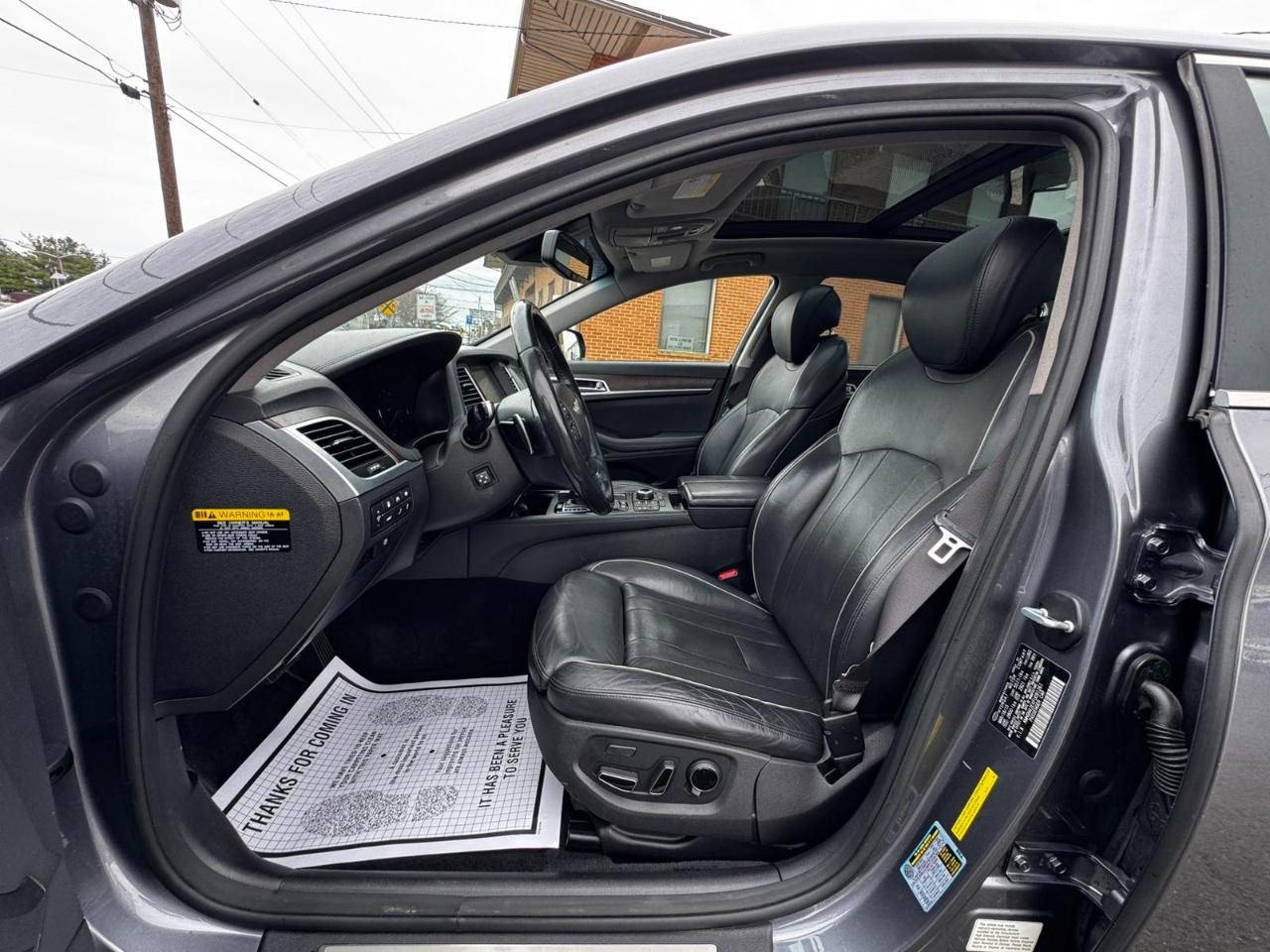 Hyundai Genesis 4dr Sdn V6 3.8L AWD 2015