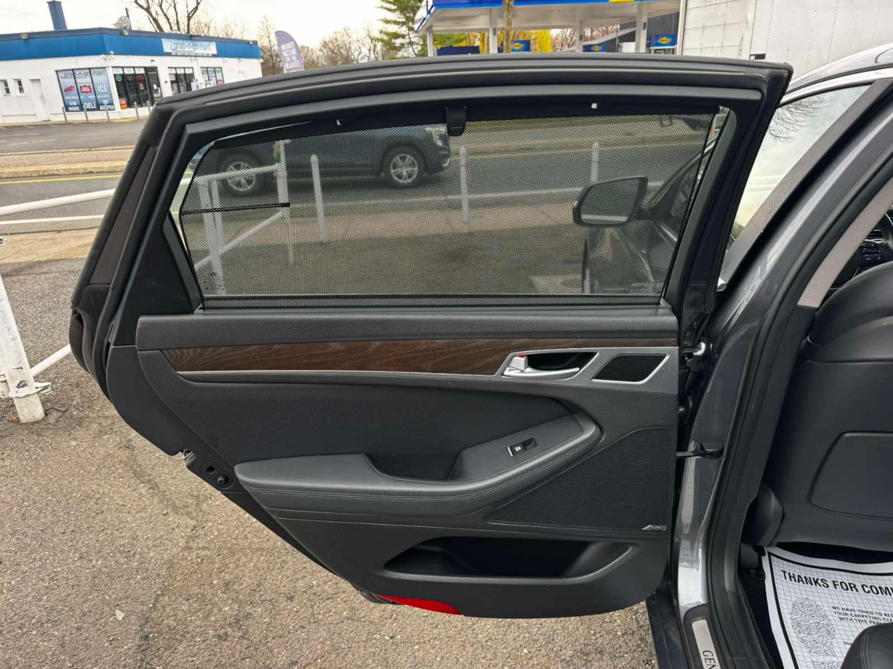 Hyundai Genesis 4dr Sdn V6 3.8L AWD 2015