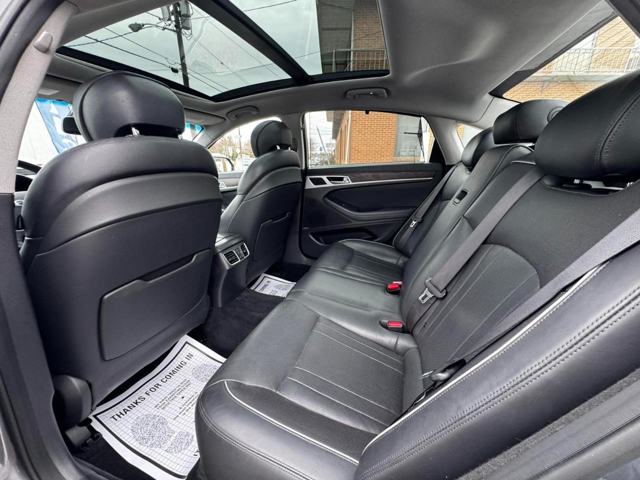 Hyundai Genesis 4dr Sdn V6 3.8L AWD 2015