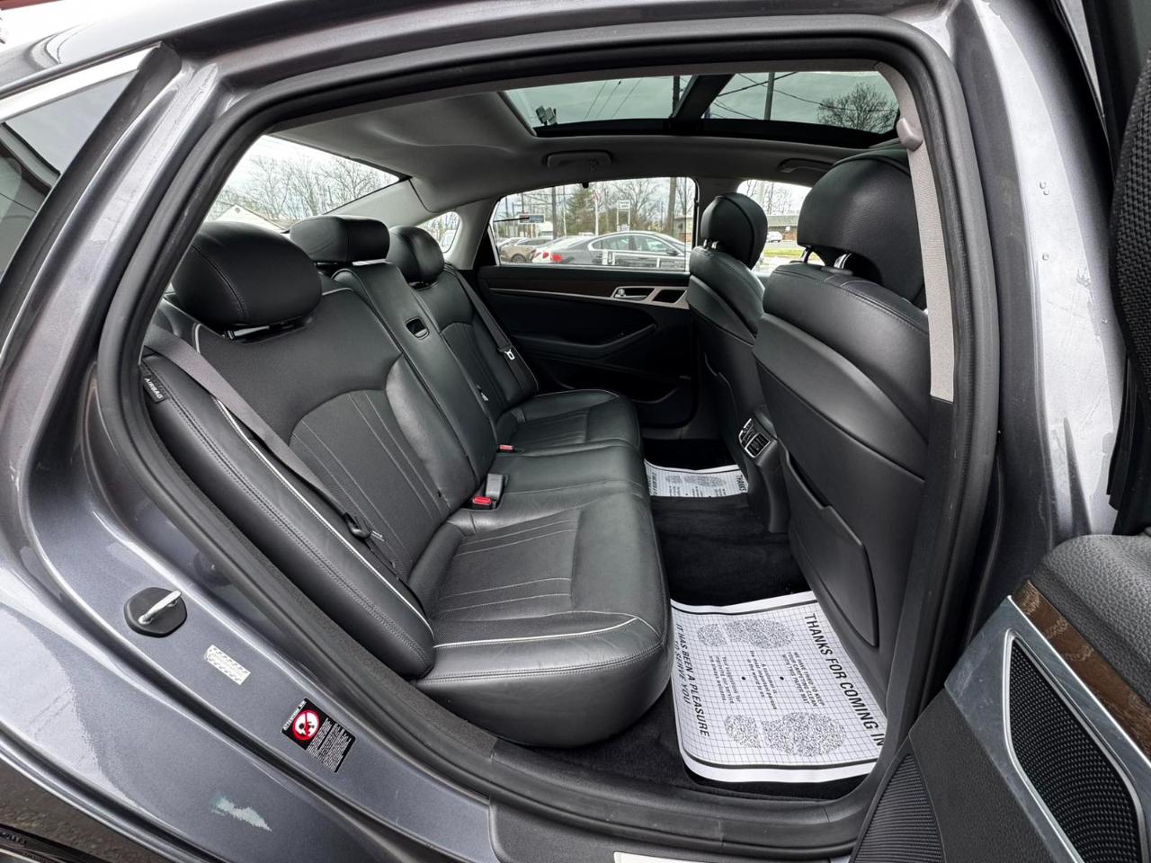 Hyundai Genesis 4dr Sdn V6 3.8L AWD 2015