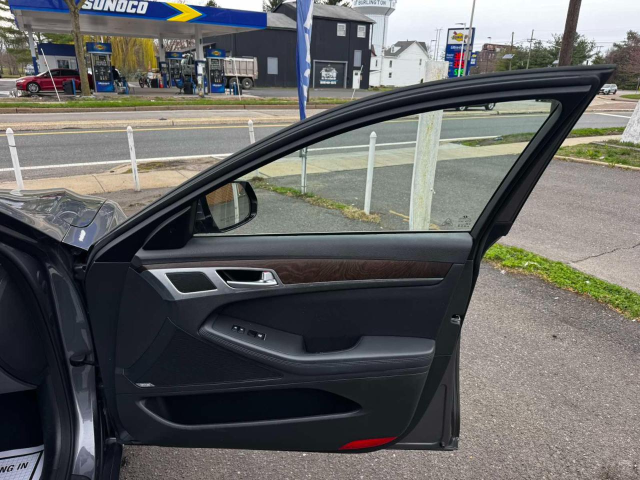 Hyundai Genesis 4dr Sdn V6 3.8L AWD 2015