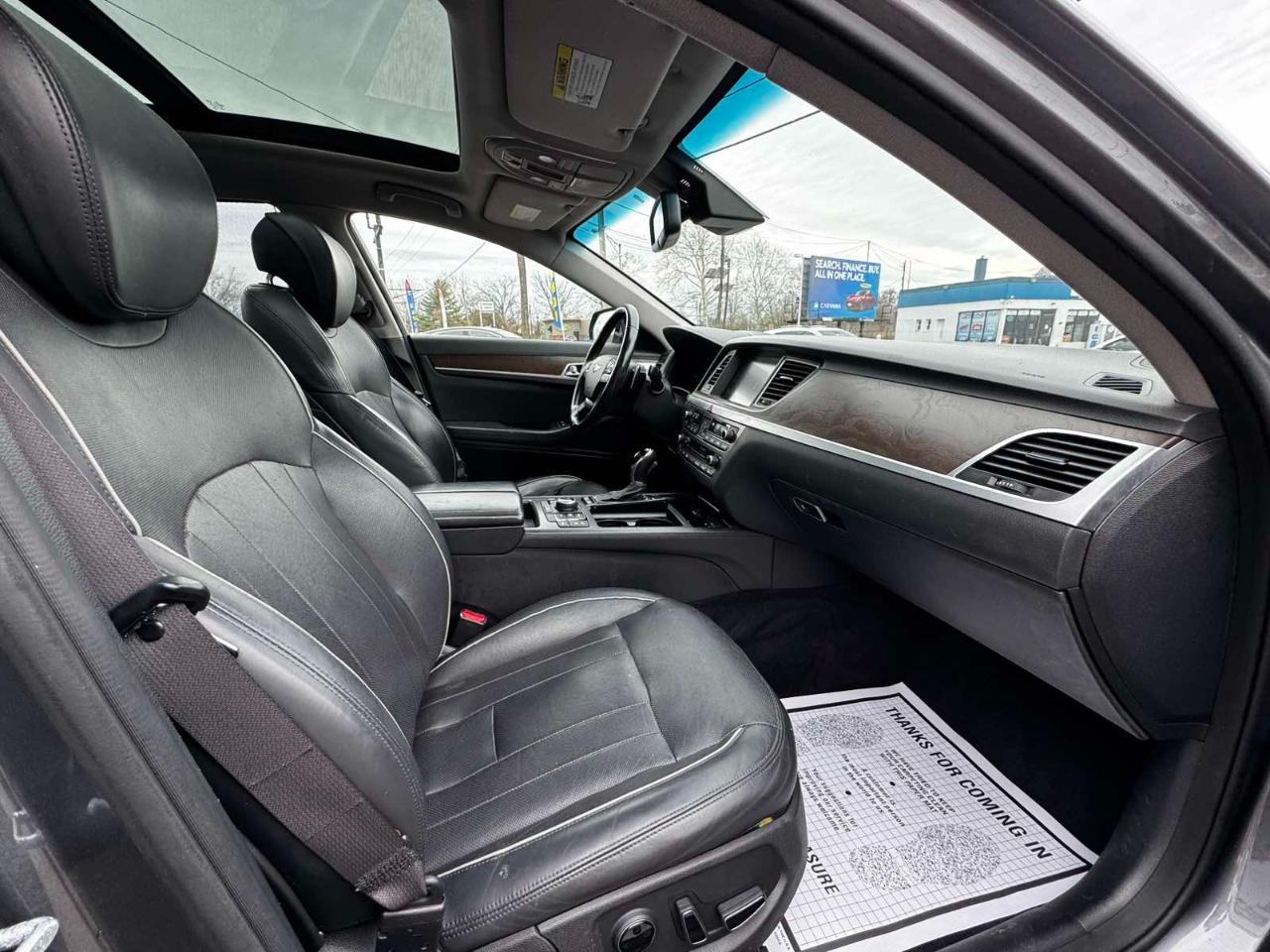 Hyundai Genesis 4dr Sdn V6 3.8L AWD 2015