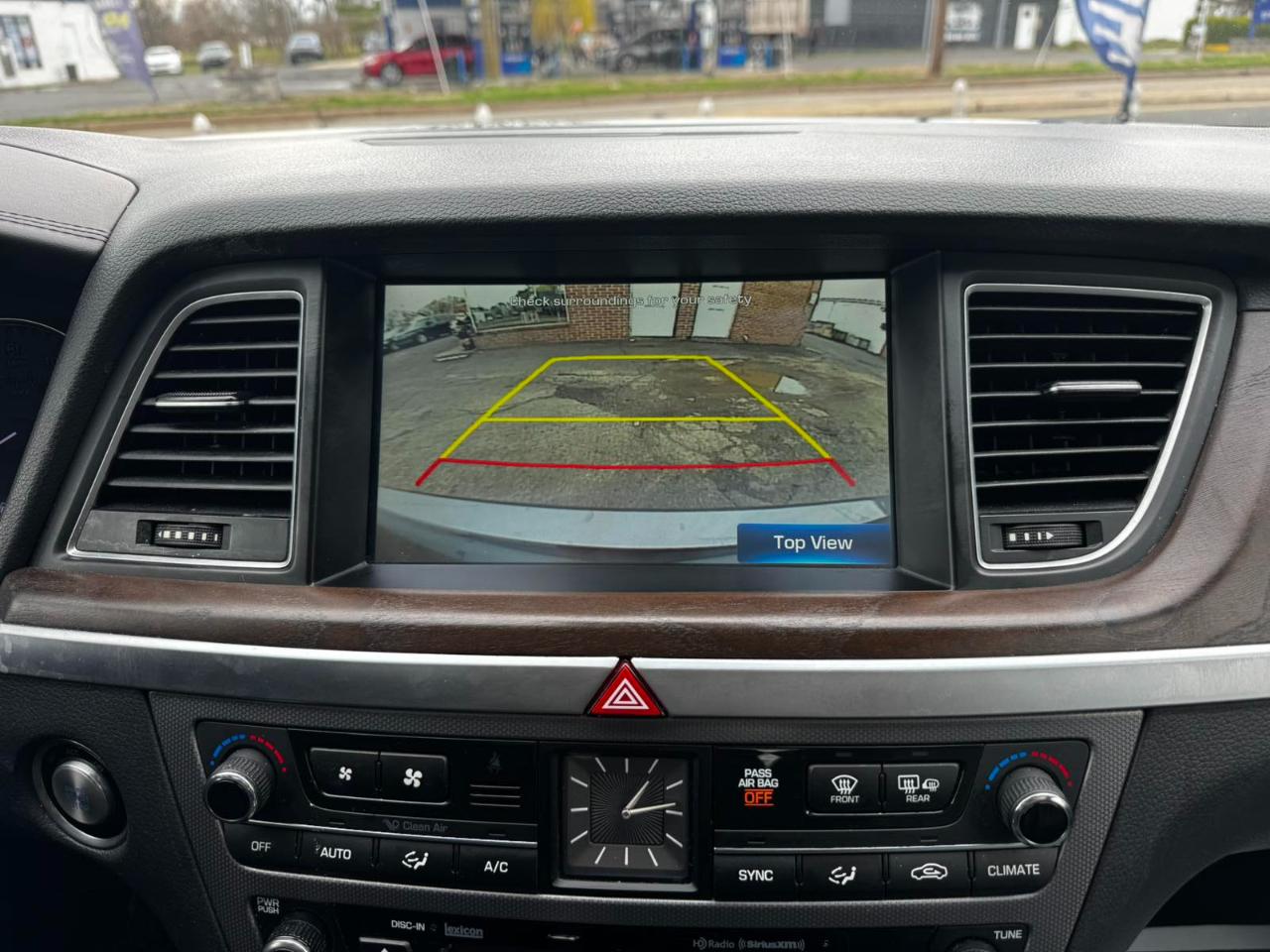 Hyundai Genesis 4dr Sdn V6 3.8L AWD 2015