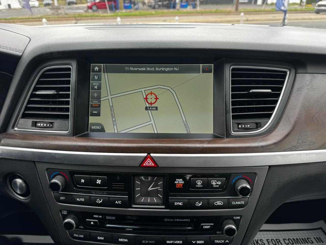 Hyundai Genesis 4dr Sdn V6 3.8L AWD 2015