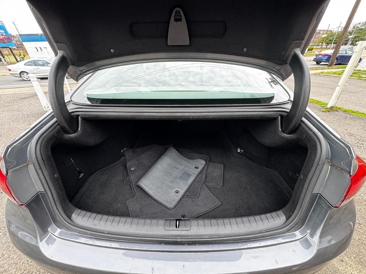 Hyundai Genesis 4dr Sdn V6 3.8L AWD 2015