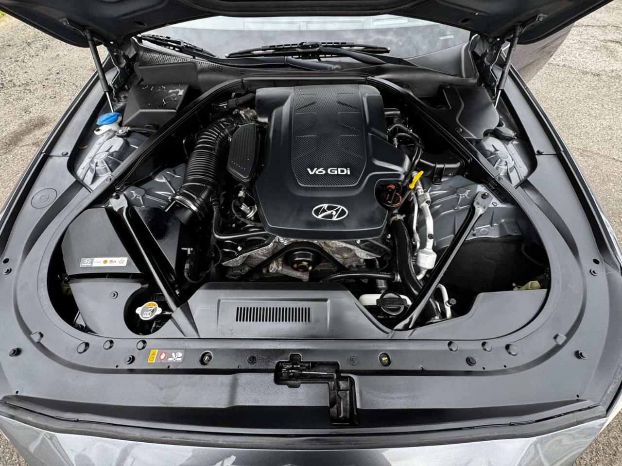 Hyundai Genesis 4dr Sdn V6 3.8L AWD 2015