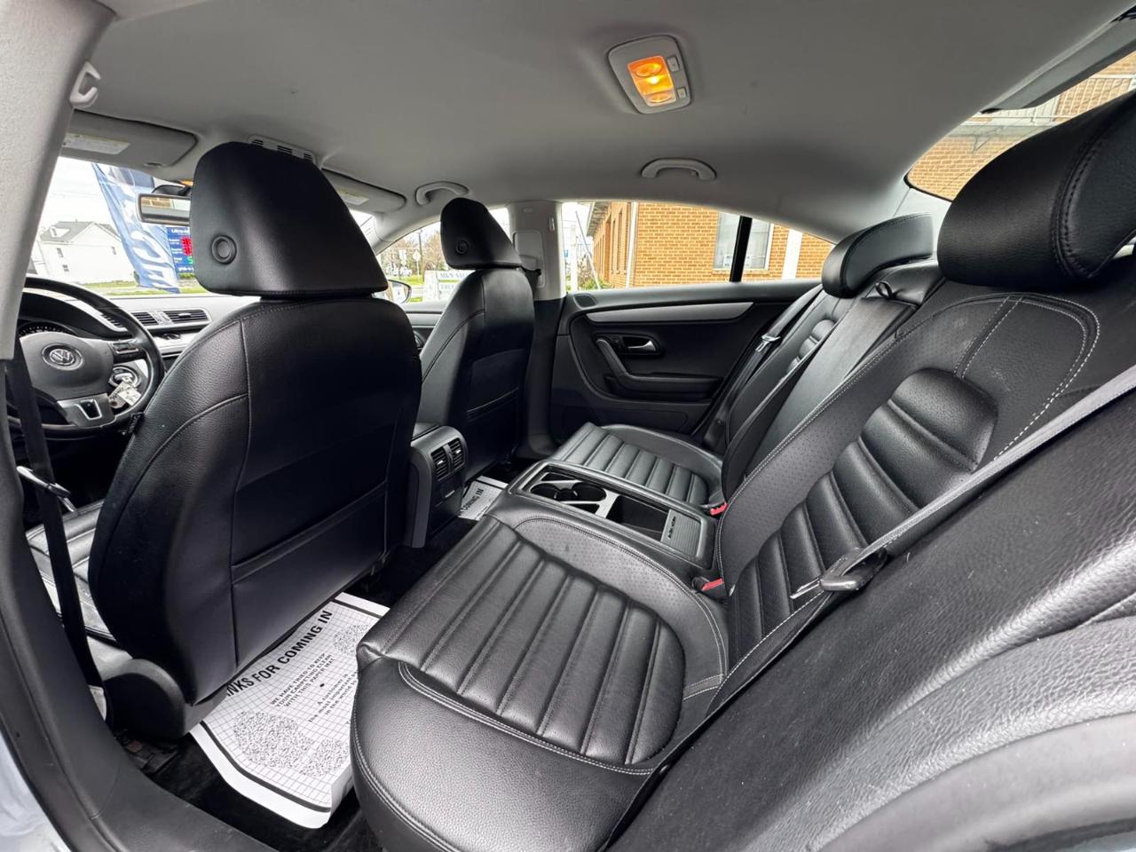 Volkswagen CC 4dr Sdn DSG R-Line PZEV 2012