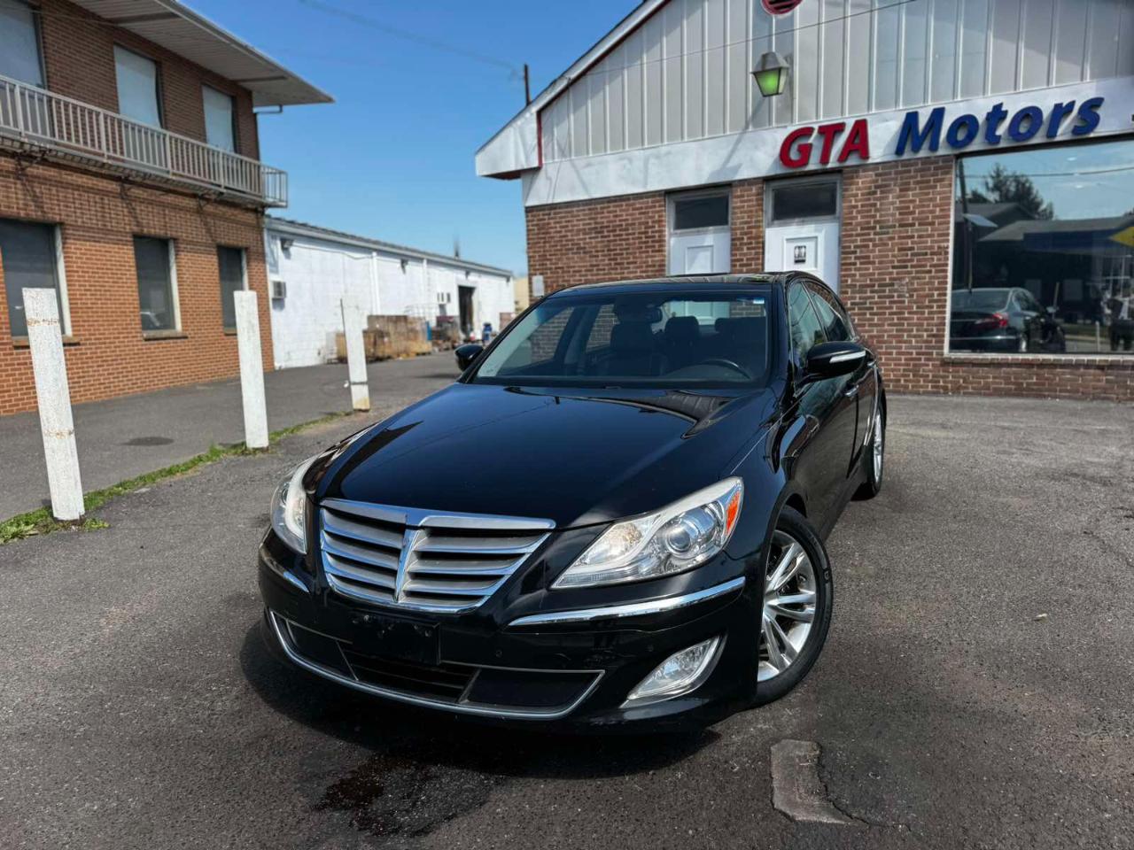 Hyundai Genesis 4dr Sdn V6 3.8L 2012