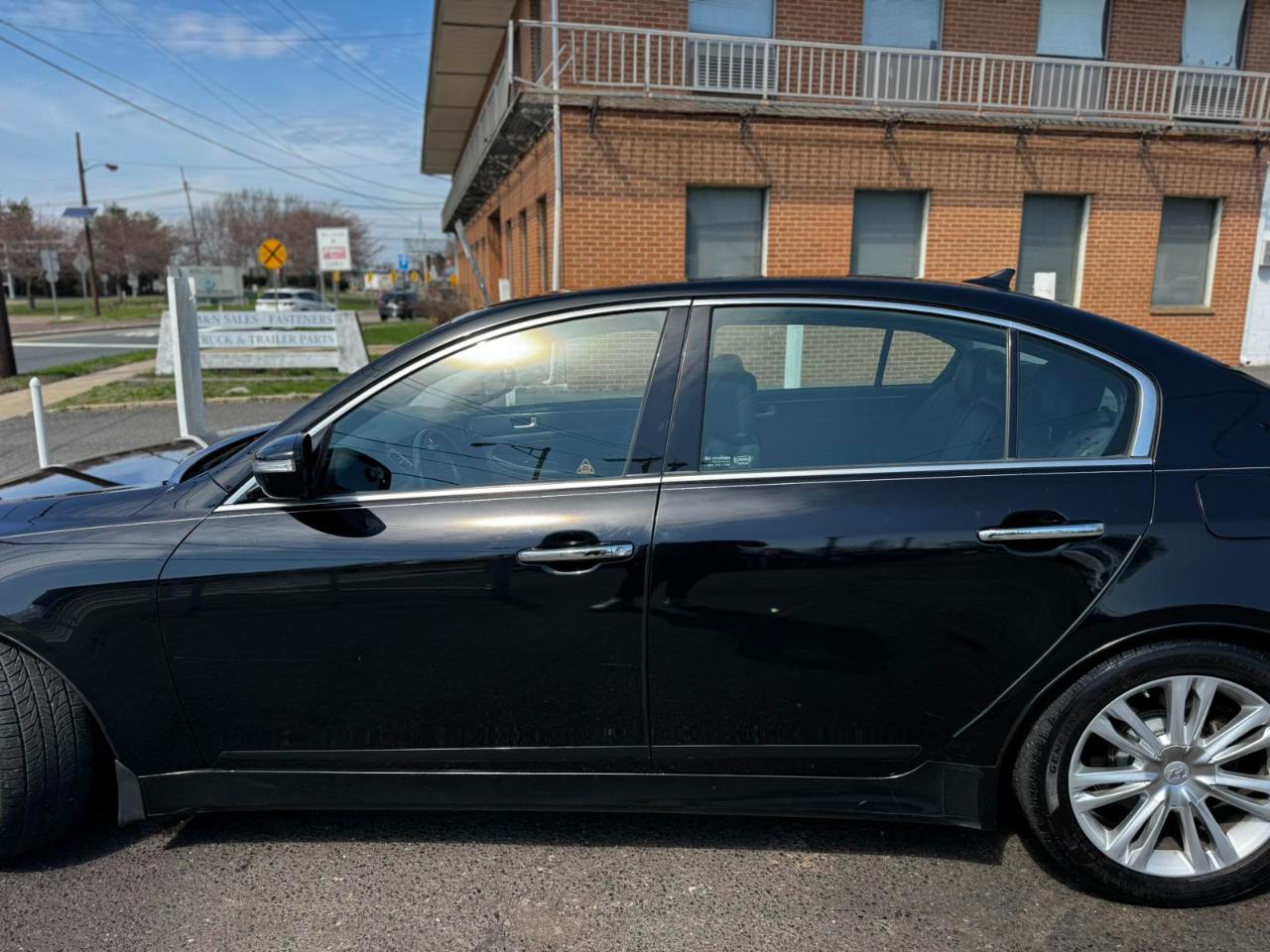 Hyundai Genesis 4dr Sdn V6 3.8L 2012