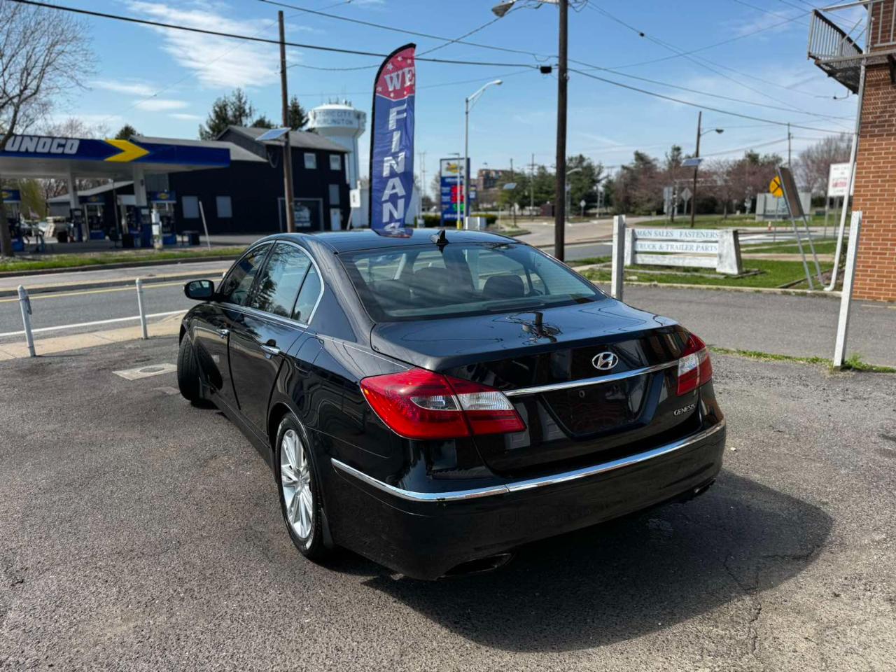 Hyundai Genesis 4dr Sdn V6 3.8L 2012