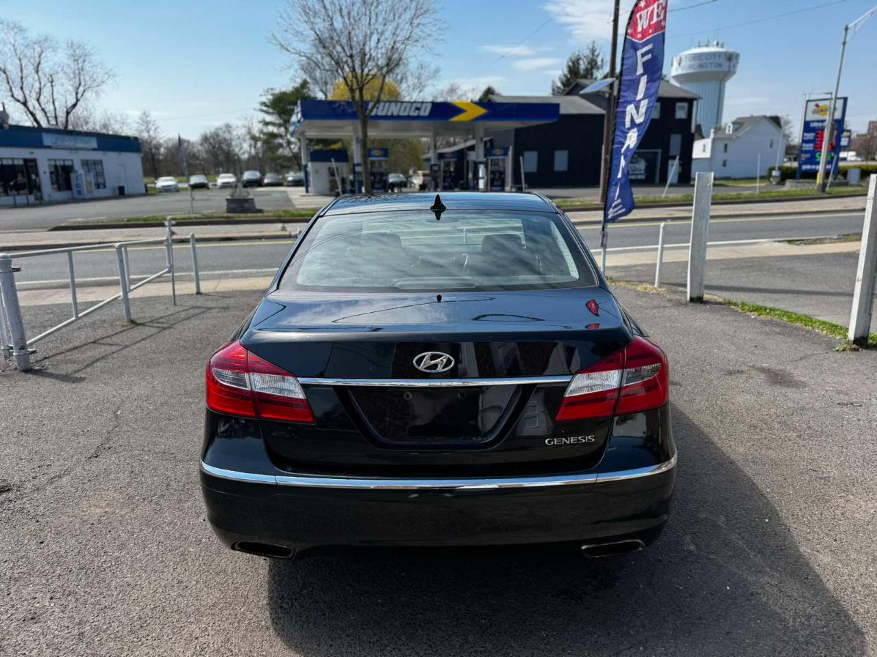 Hyundai Genesis 4dr Sdn V6 3.8L 2012