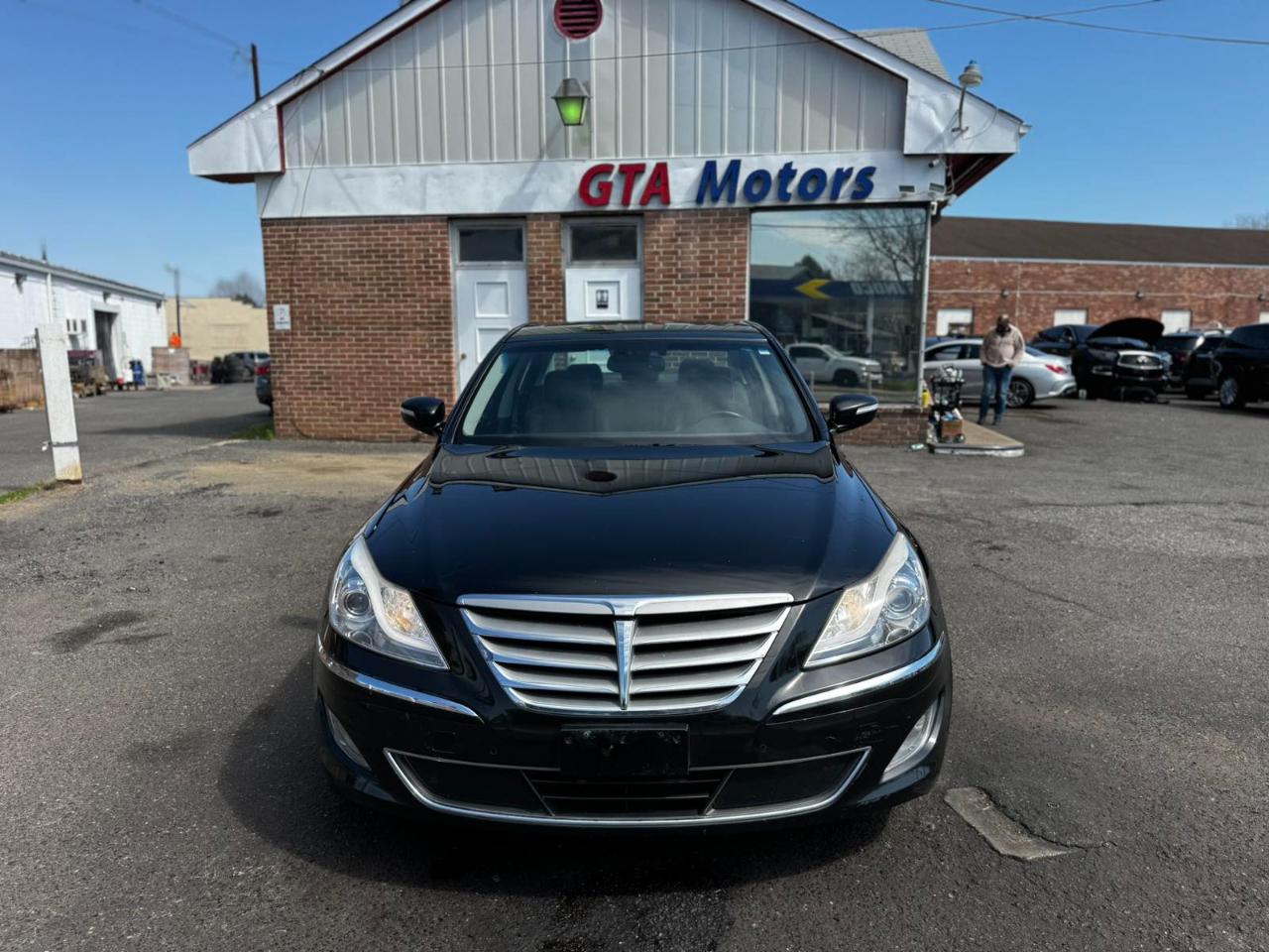 Hyundai Genesis 4dr Sdn V6 3.8L 2012