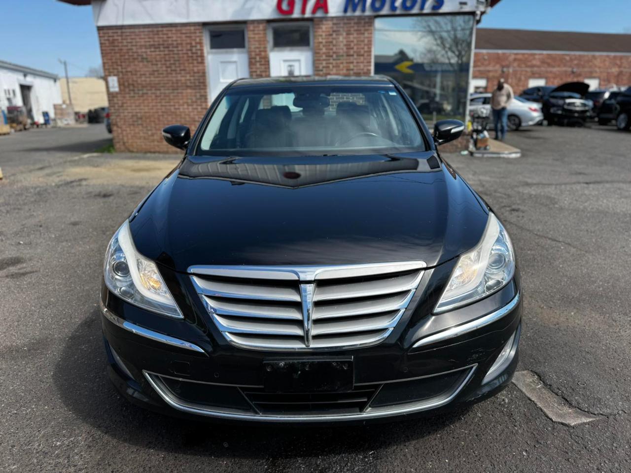 Hyundai Genesis 4dr Sdn V6 3.8L 2012