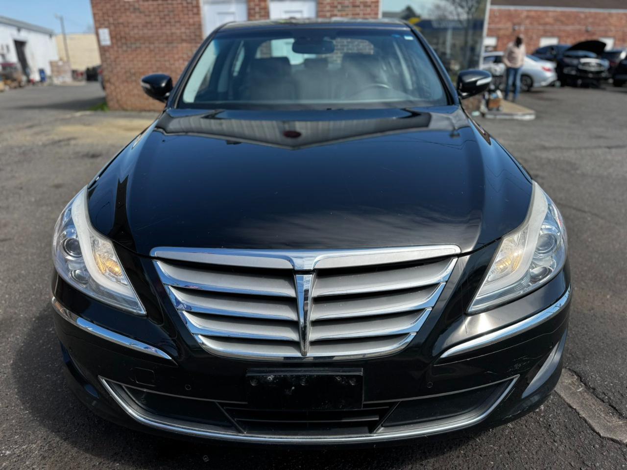 Hyundai Genesis 4dr Sdn V6 3.8L 2012