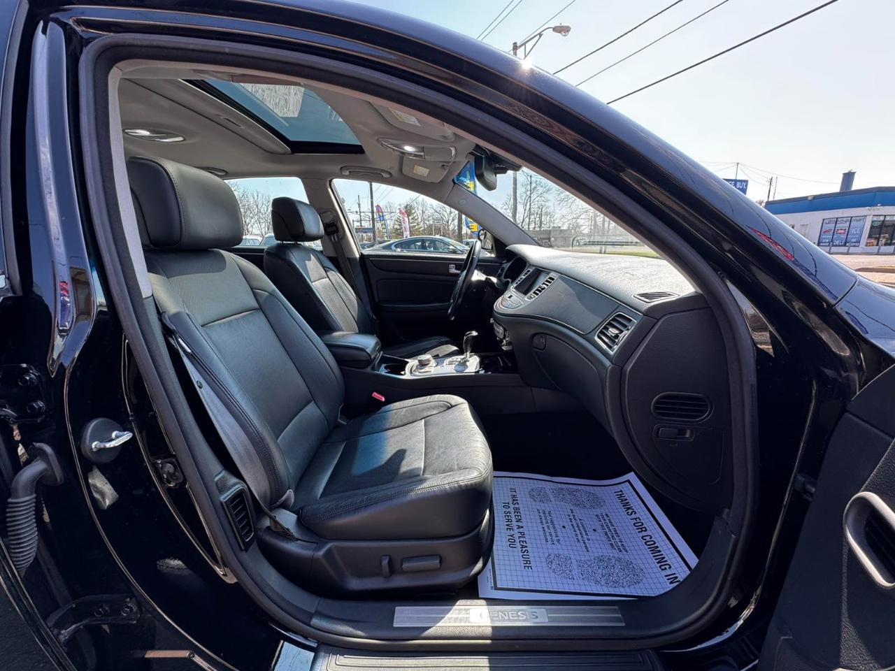 Hyundai Genesis 4dr Sdn V6 3.8L 2012