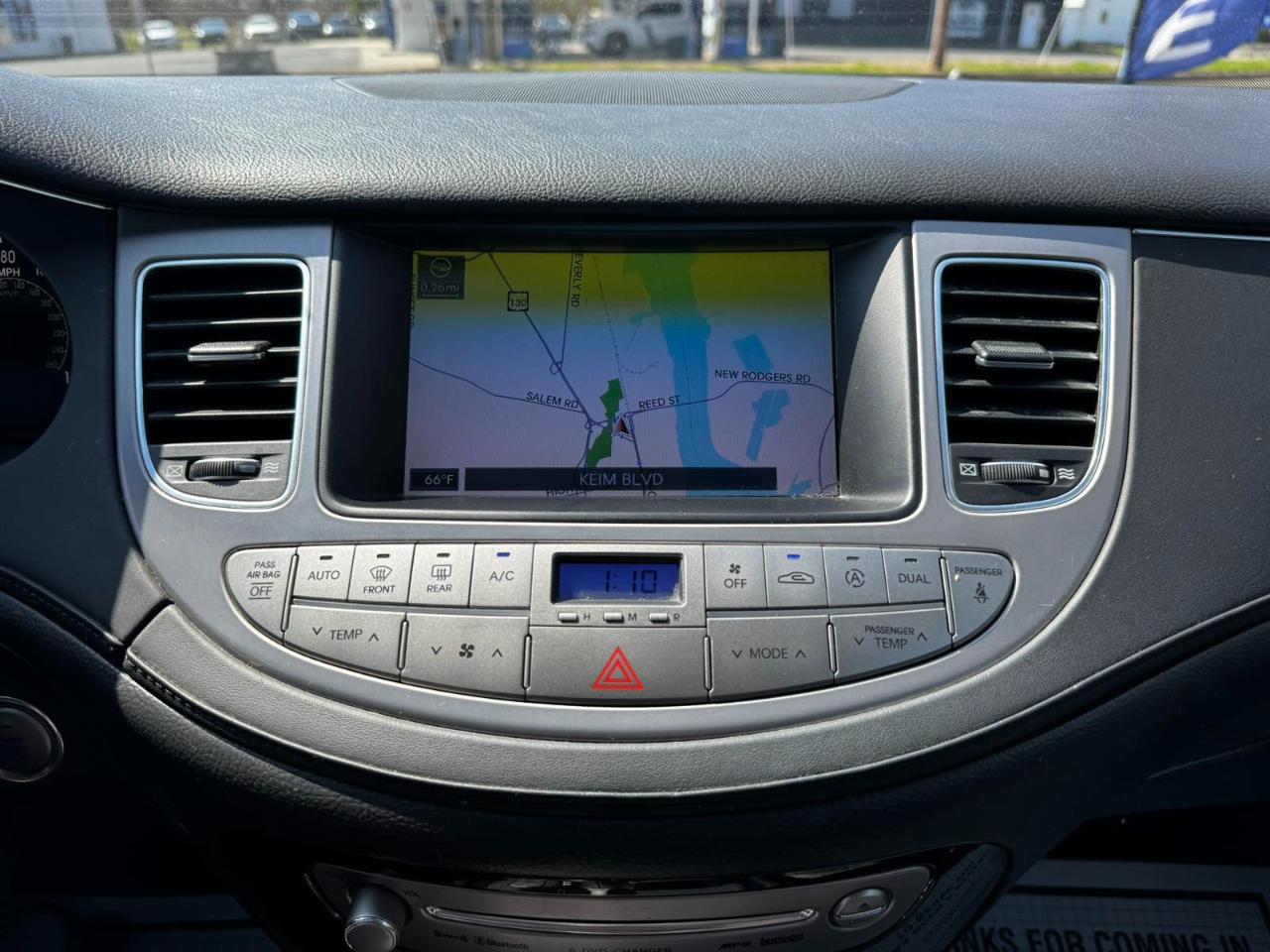 Hyundai Genesis 4dr Sdn V6 3.8L 2012