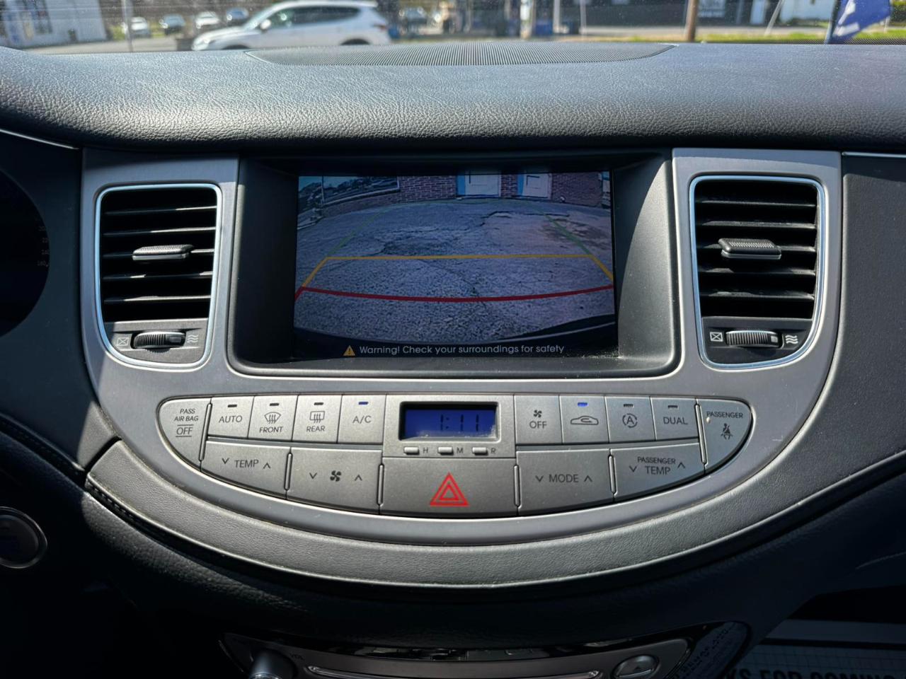 Hyundai Genesis 4dr Sdn V6 3.8L 2012