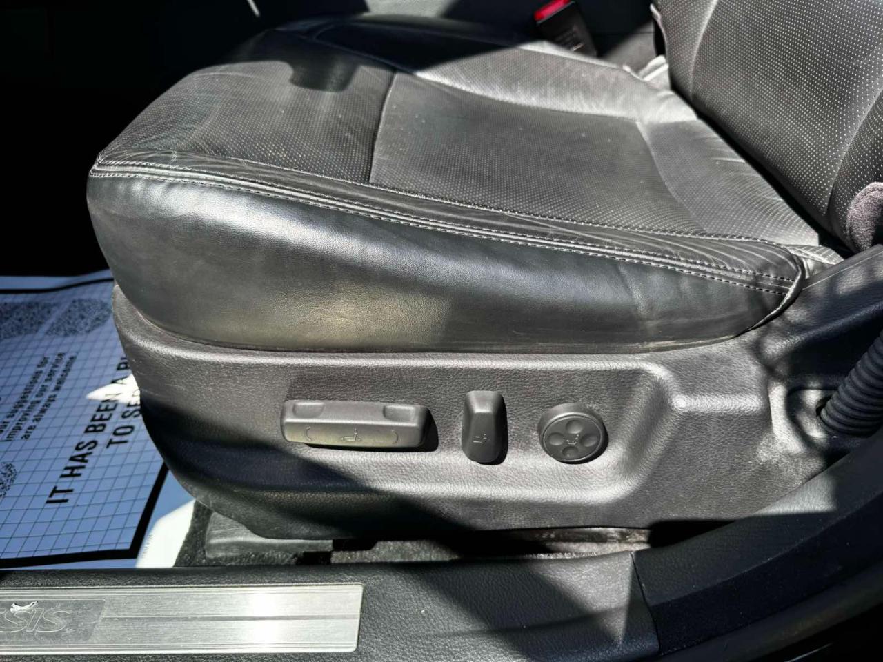 Hyundai Genesis 4dr Sdn V6 3.8L 2012